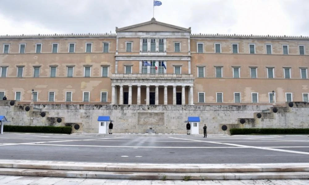 Ένοχος για ανθρωποκτονία από αμέλεια κρίθηκε ο αστυνομικός για το θάνατο του Ιάσωνα σε τροχαίο έξω από τη Βουλή
